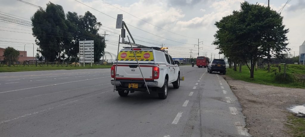 Vehículo con cámaras ROMDAS para inventario de daños